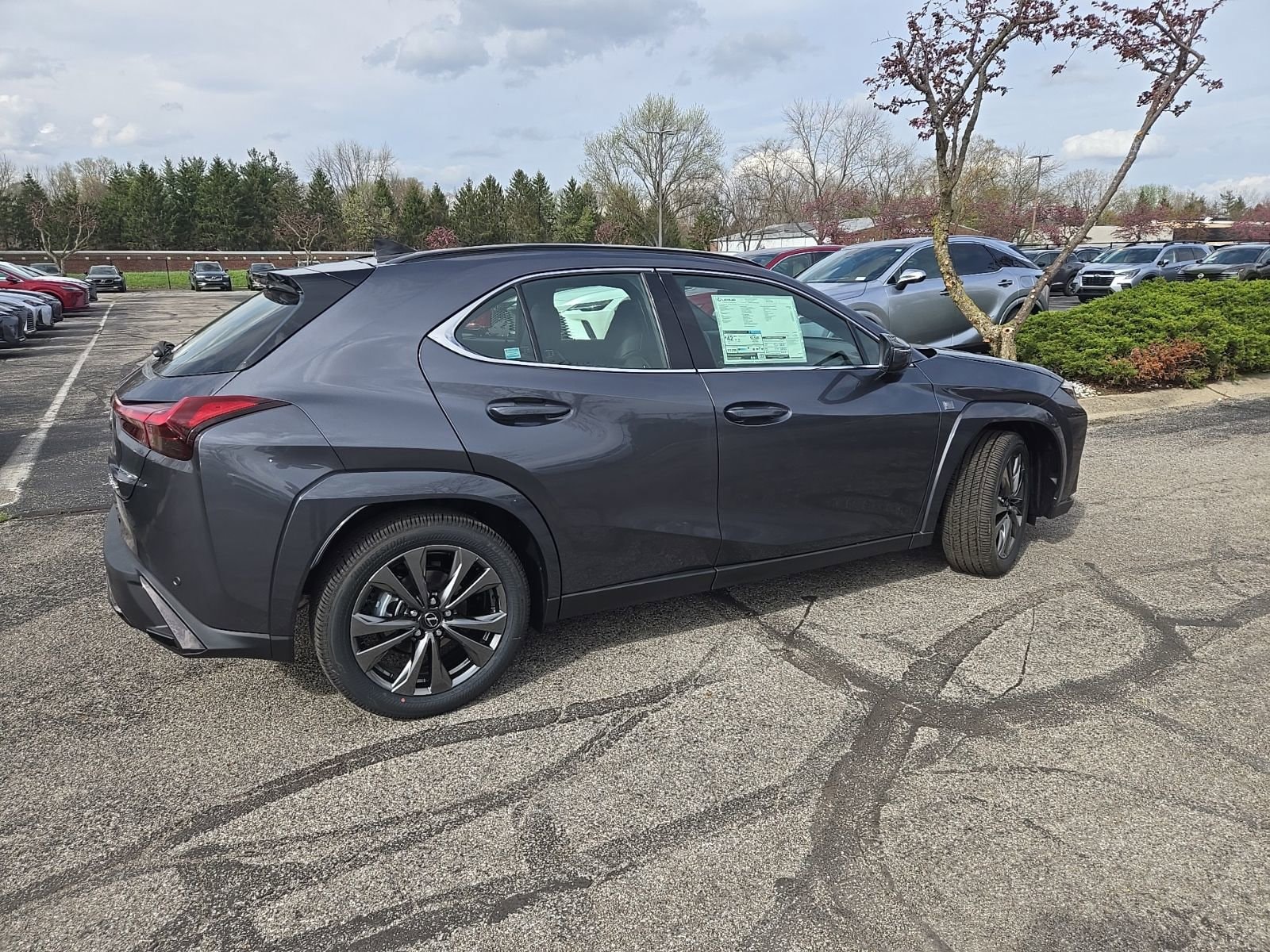 2026 Lexus UX Hybrid 300h F Sport Design - Photo 9