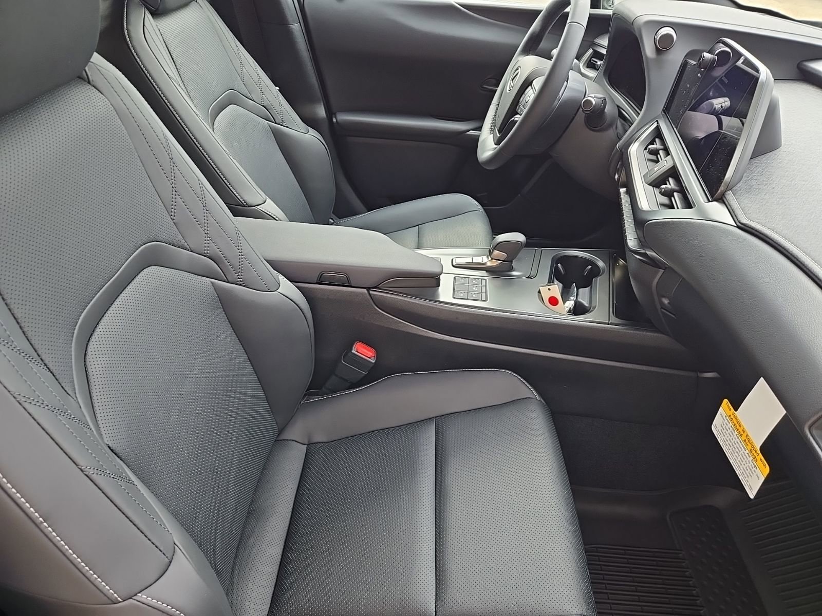 2026 Lexus UX Hybrid 300h F Sport Design - Photo 26