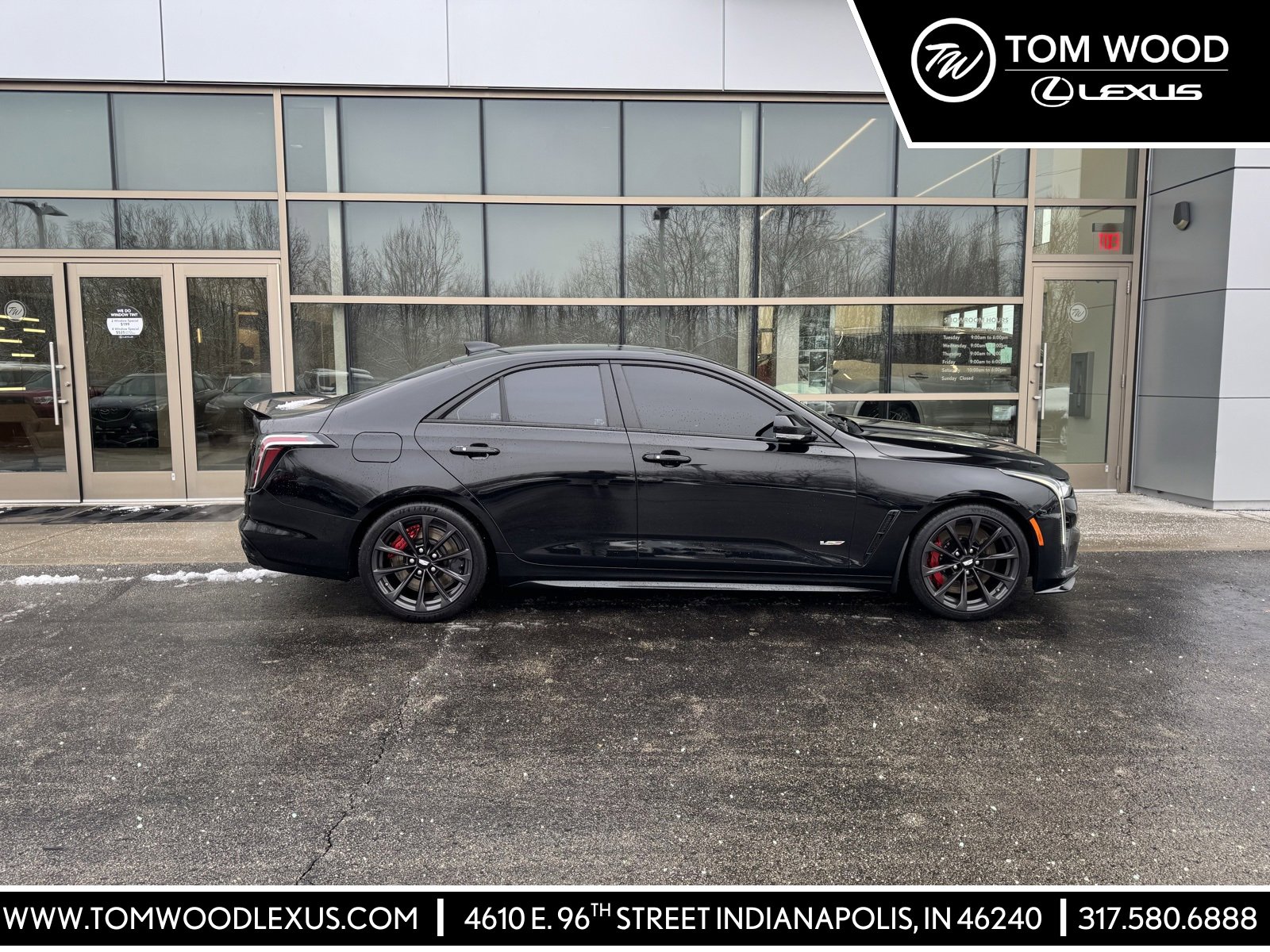 2023 Cadillac CT4 V-Series Blackwing's photo