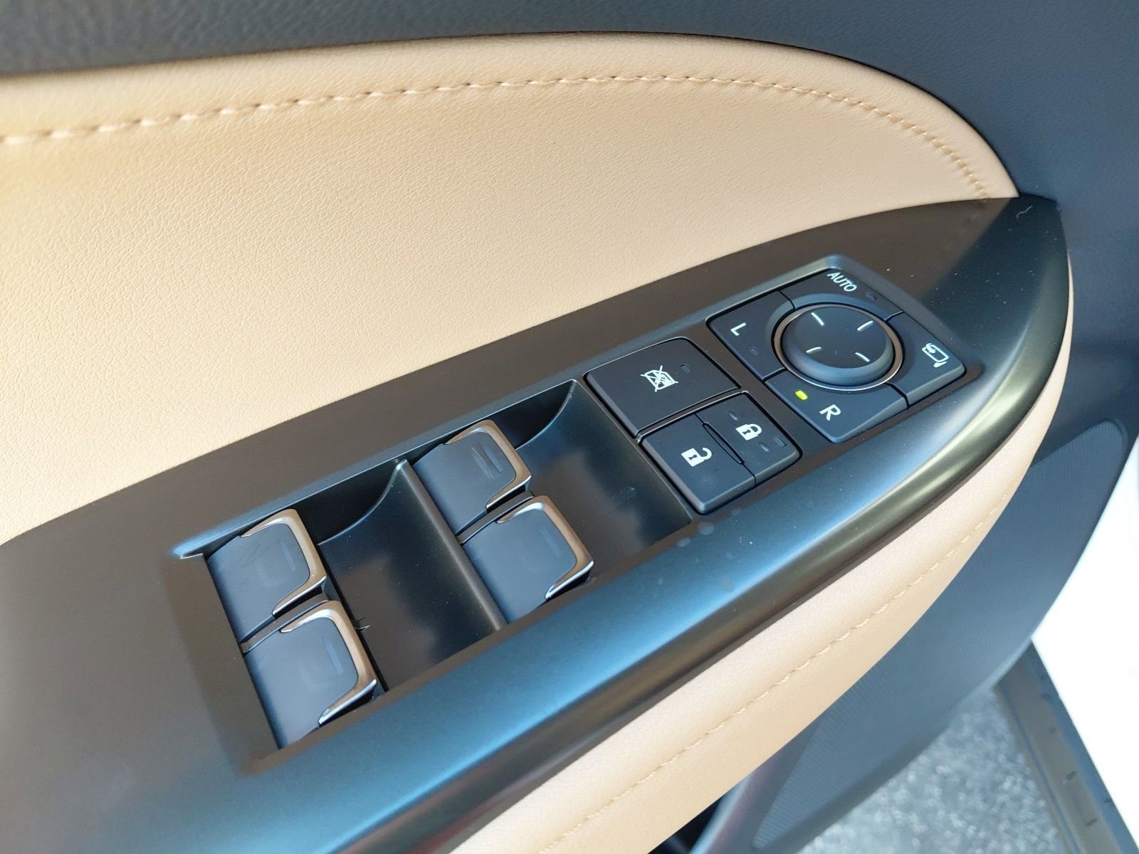 2026 Lexus NX 450h+ Premium - Photo 20