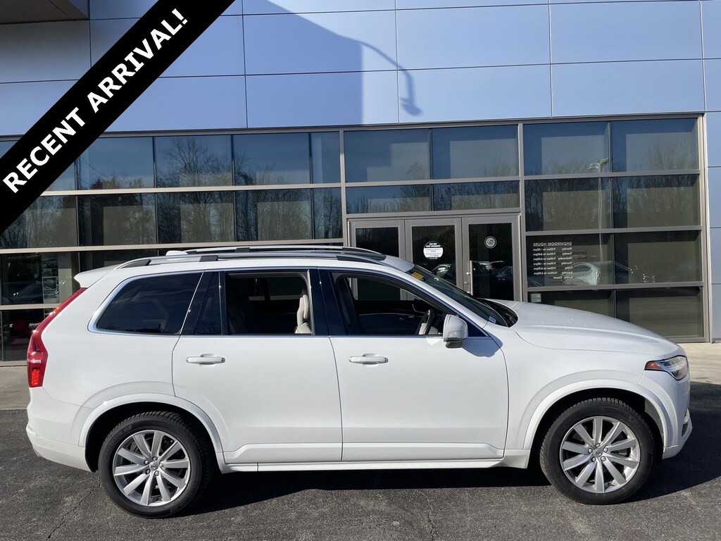 Used 2016 Volvo XC90 T6 Momentum SUV