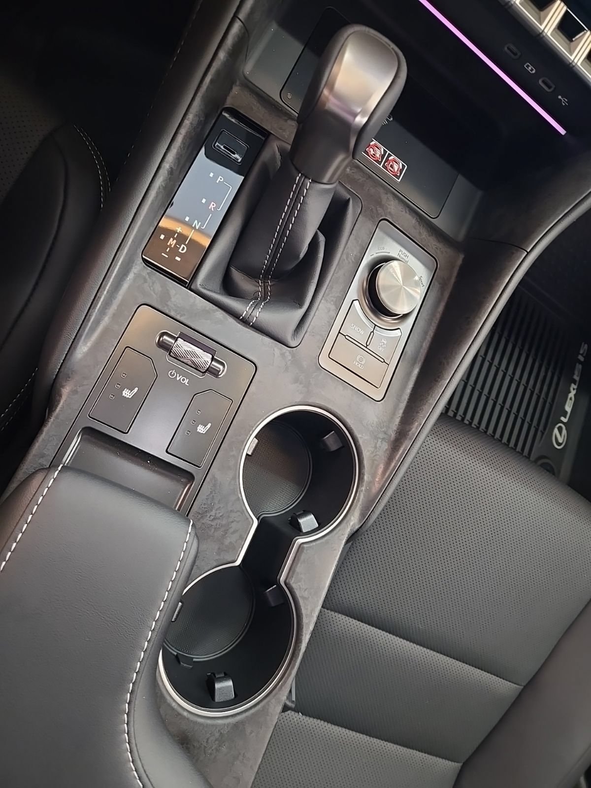 2026 Lexus IS 350 F SPORT DESIGN - Photo 37