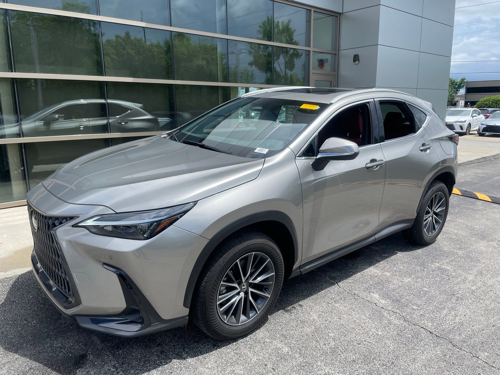 Vehicle Image 2