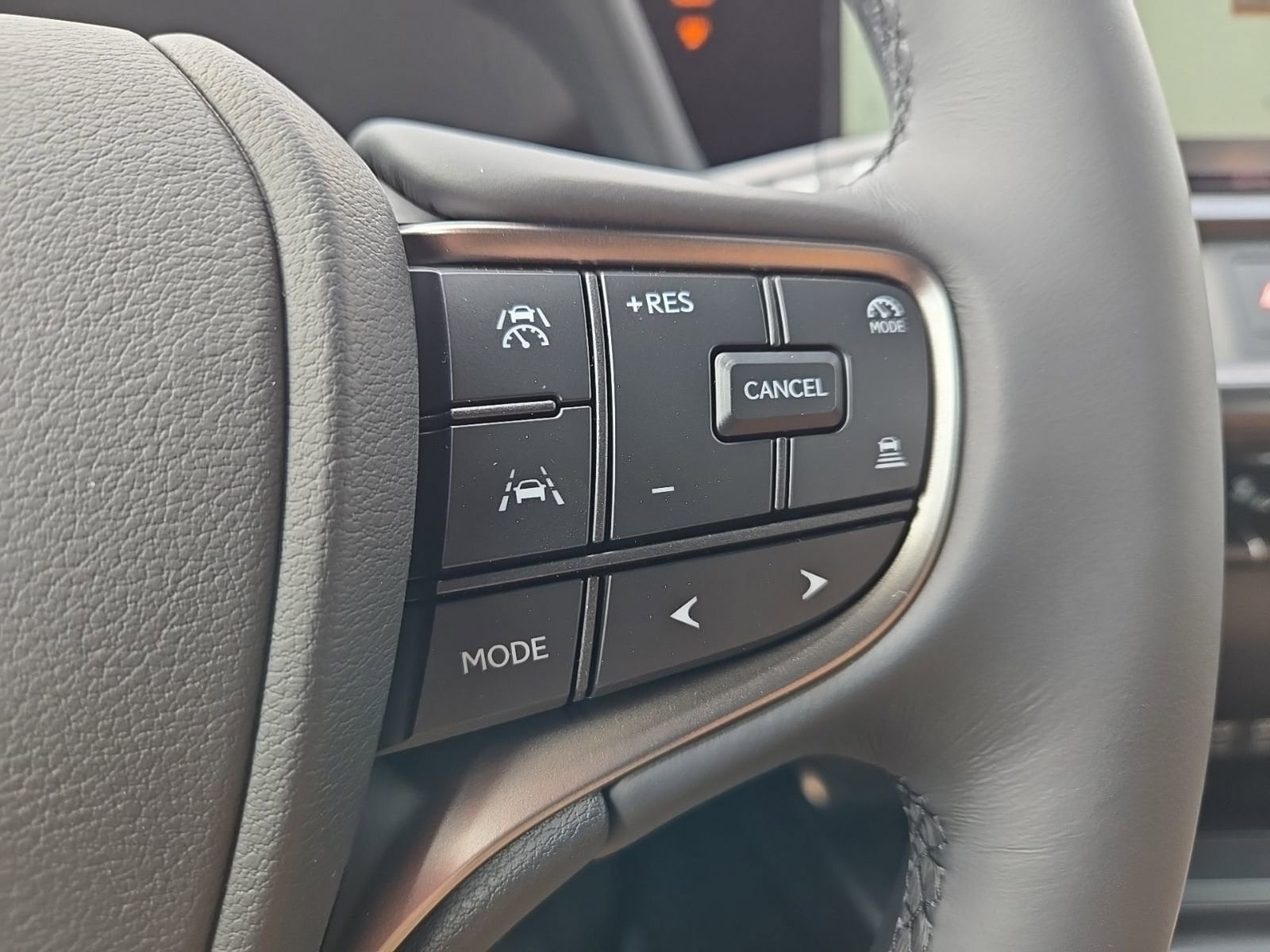2026 Lexus UX Hybrid 300h Premium - Photo 38