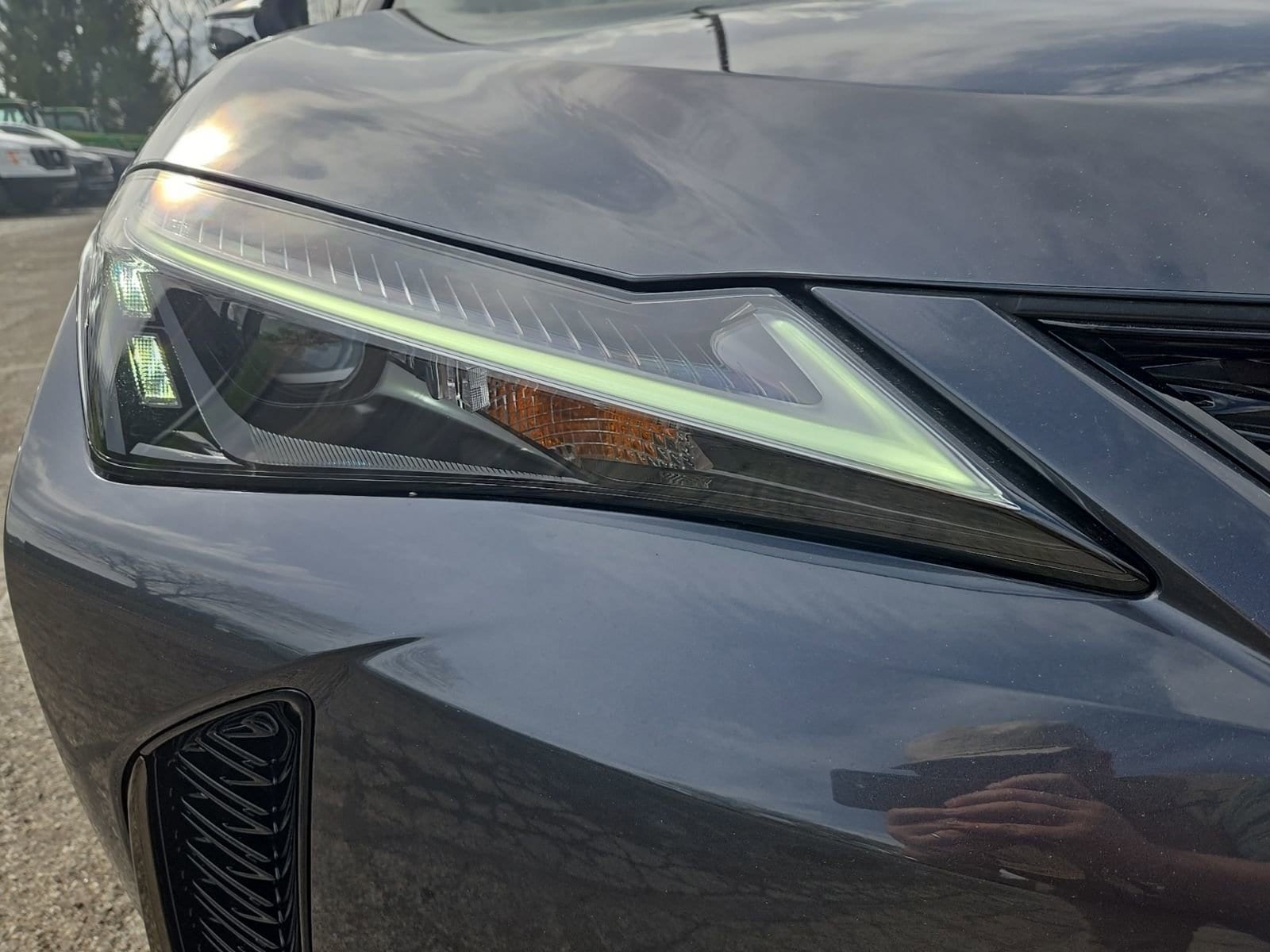 2026 Lexus UX Hybrid 300h F Sport Design - Photo 5