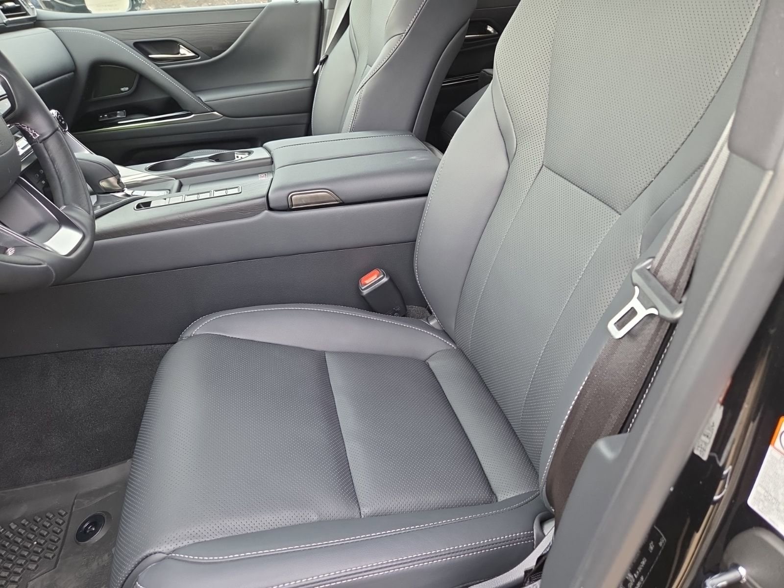 2025 Lexus LX 700h Luxury - Photo 22