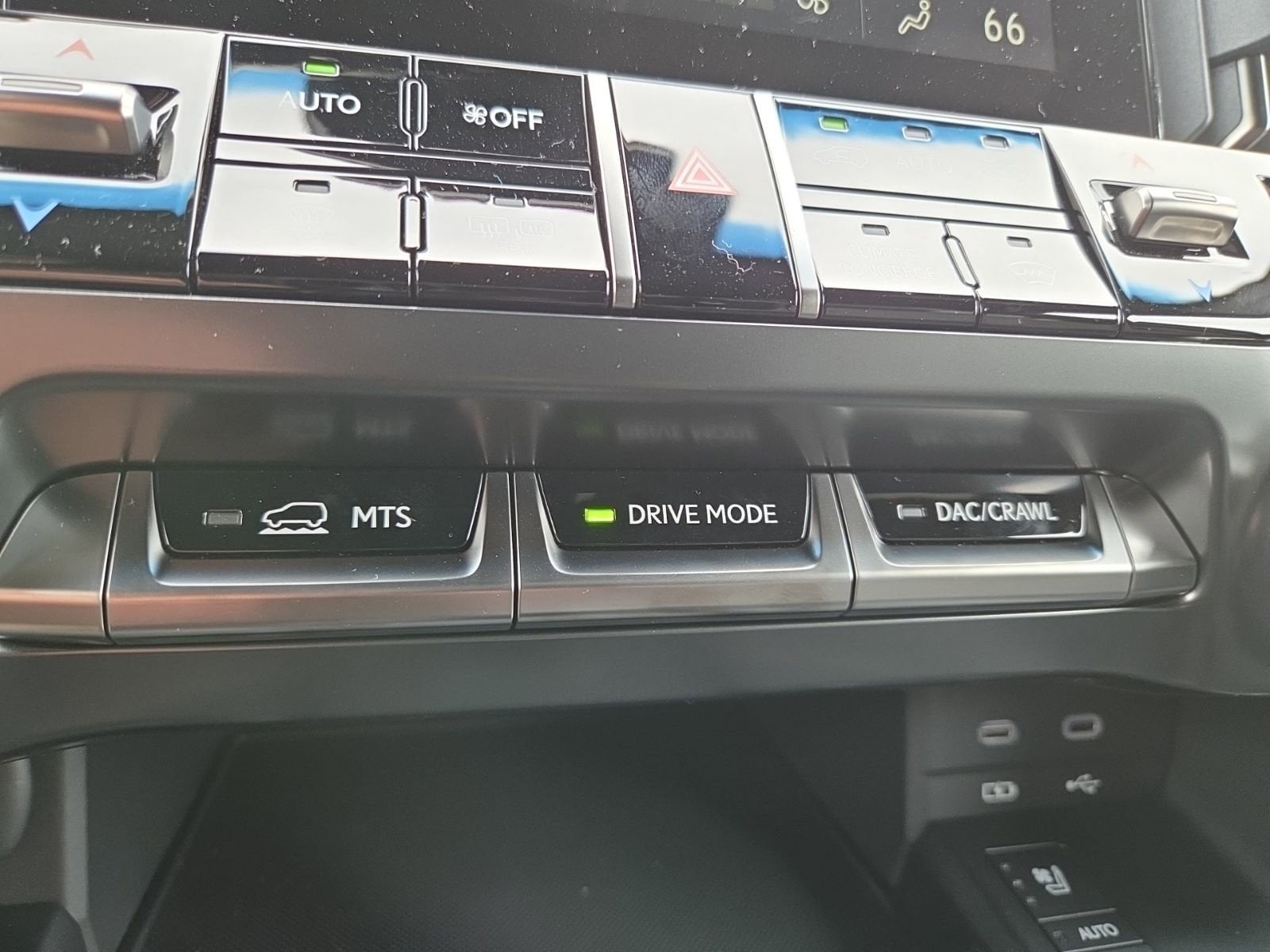 2025 Lexus LX 700h Luxury - Photo 46