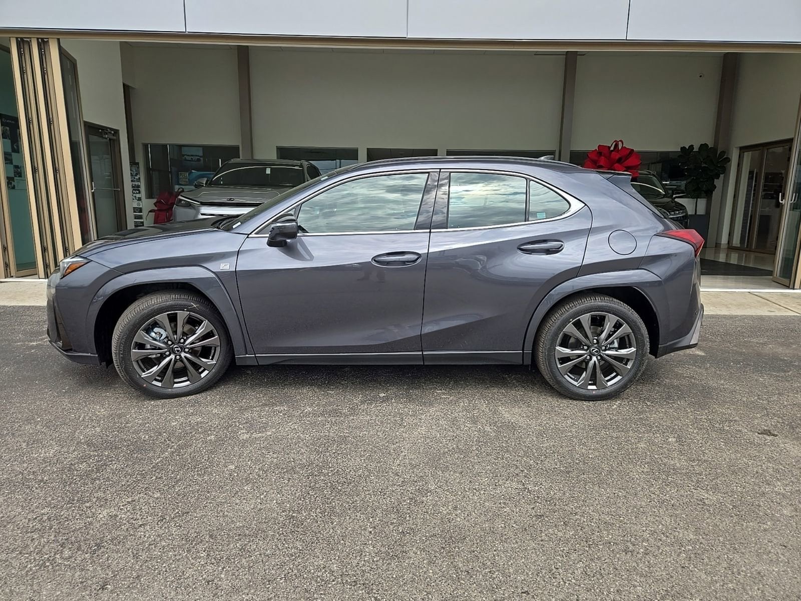 2026 Lexus UX Hybrid 300h F Sport Design - Photo 17