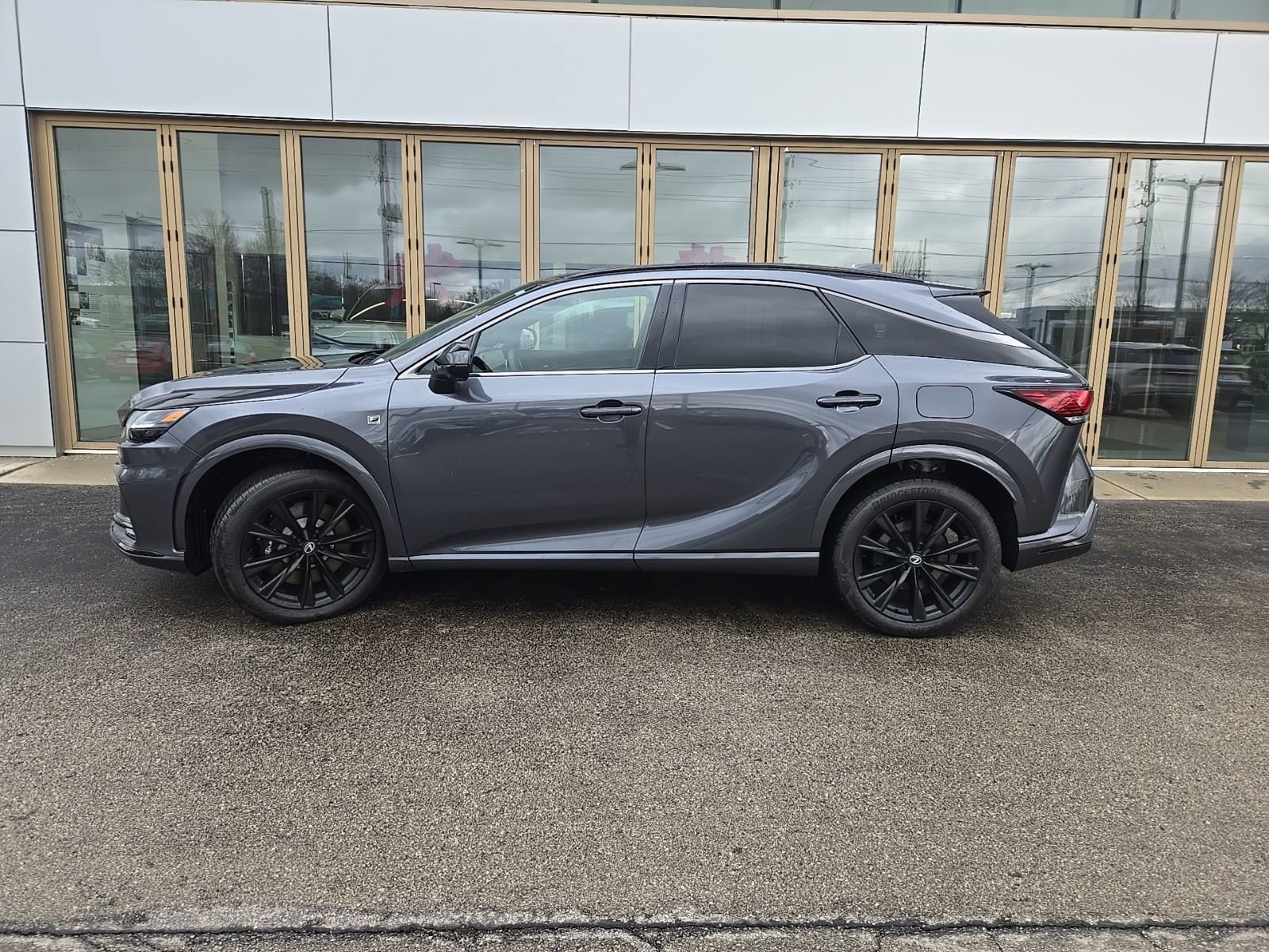 2026 Lexus RX 500h F-Sport - Photo 10
