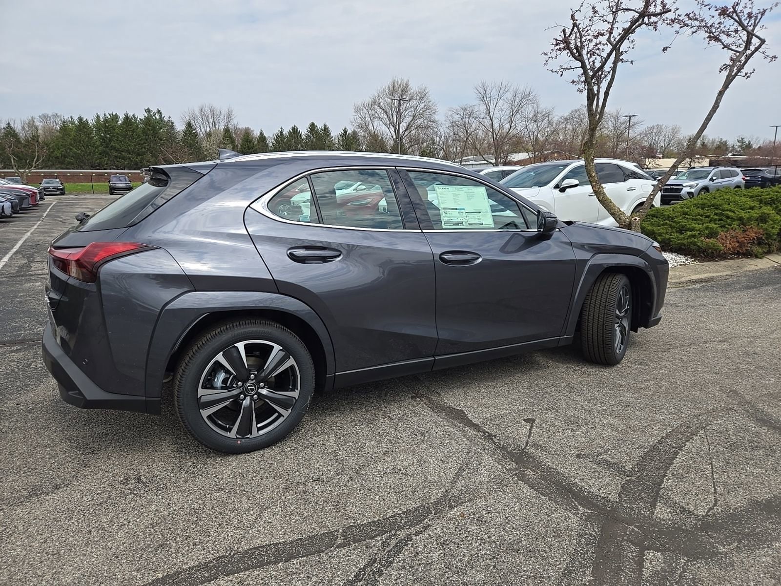 2026 Lexus UX Hybrid 300h Premium - Photo 7