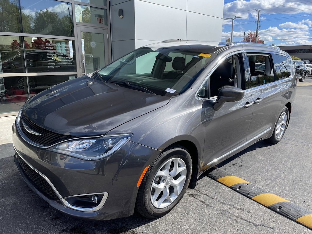 Used 2017 Chrysler Pacifica Touring L Plus Van