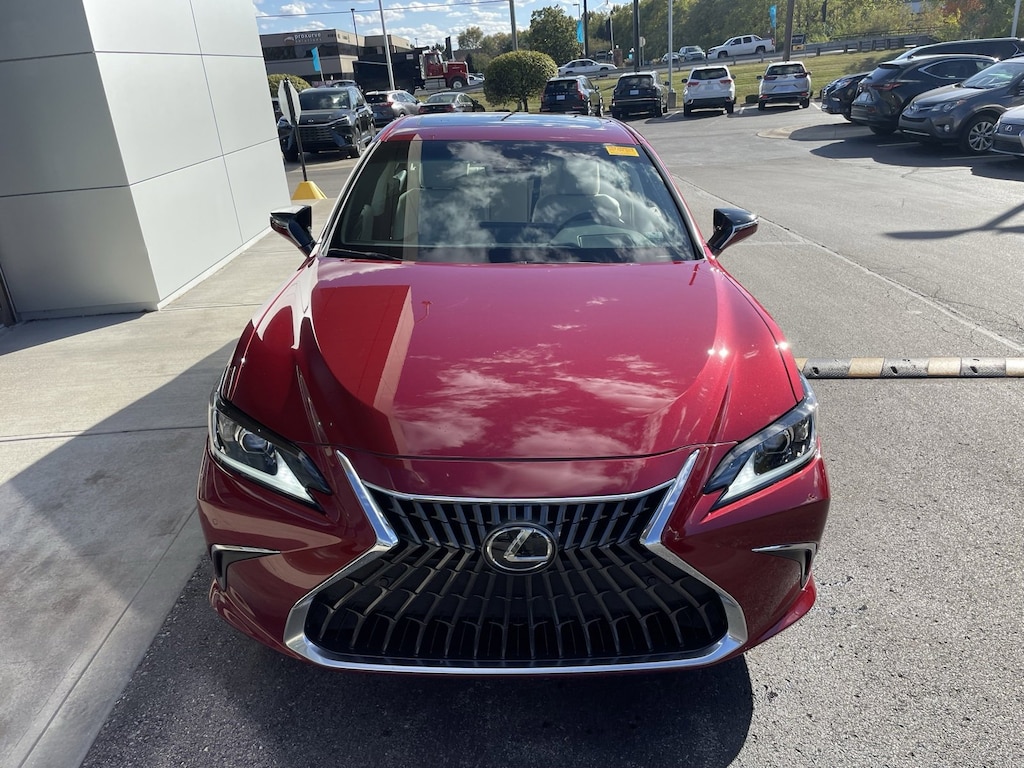 Used 2024 Lexus ES 350 Sedan