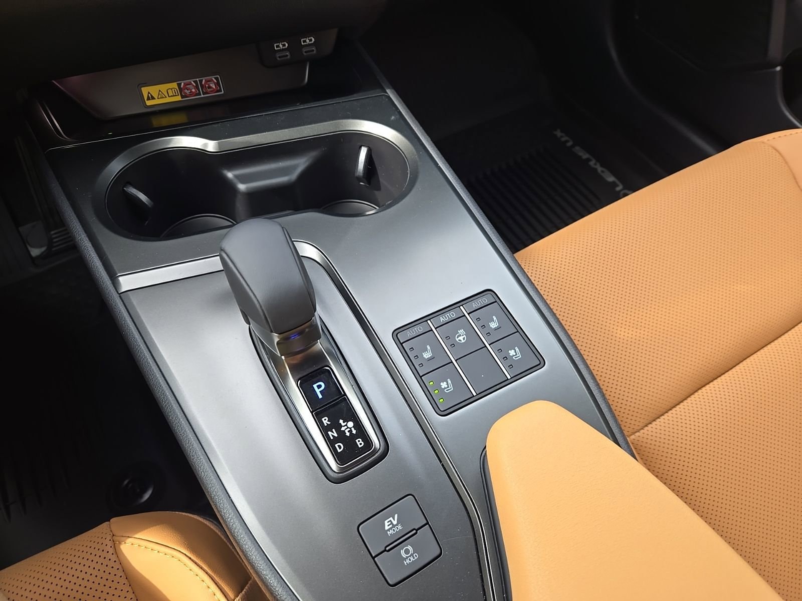 2026 Lexus UX Hybrid 300h Premium - Photo 39