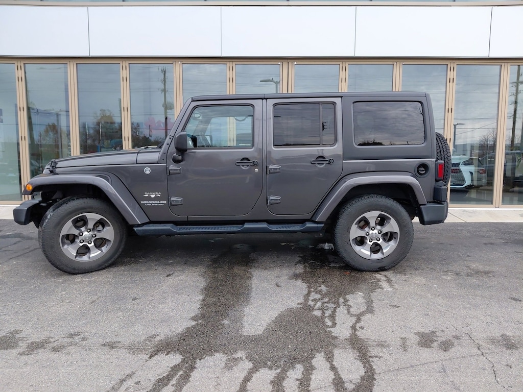 Used 2017 Jeep Wrangler Unlimited Sahara SUV