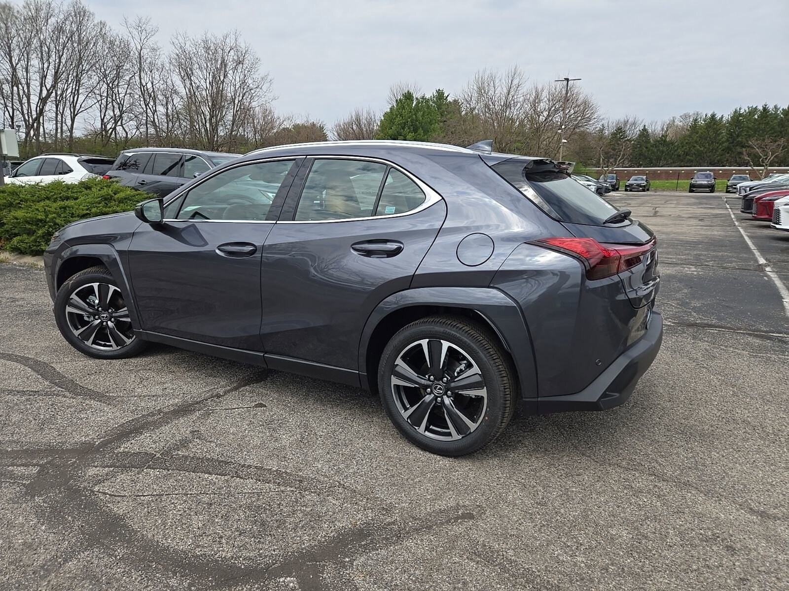 2026 Lexus UX Hybrid 300h Premium - Photo 17