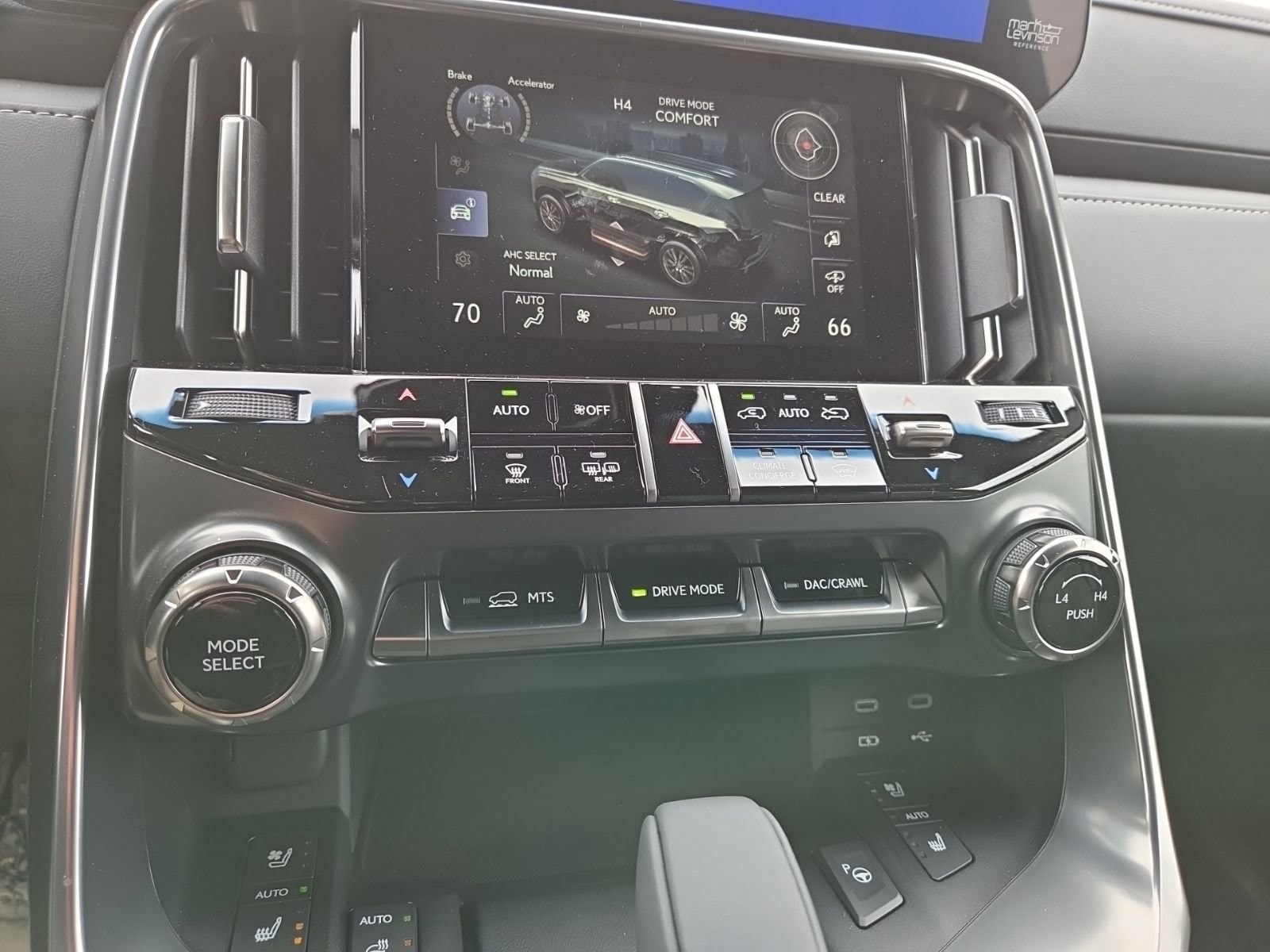 2025 Lexus LX 700h Luxury - Photo 45