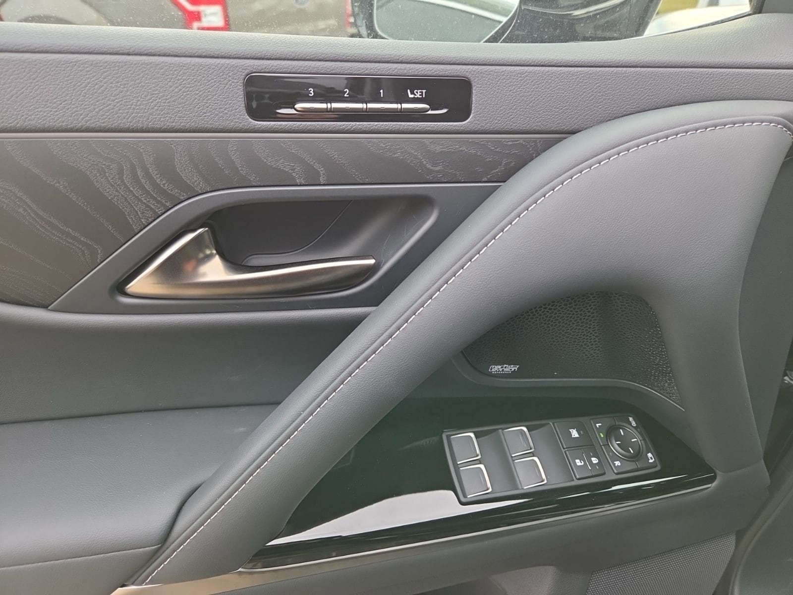 2025 Lexus LX 700h Luxury - Photo 24