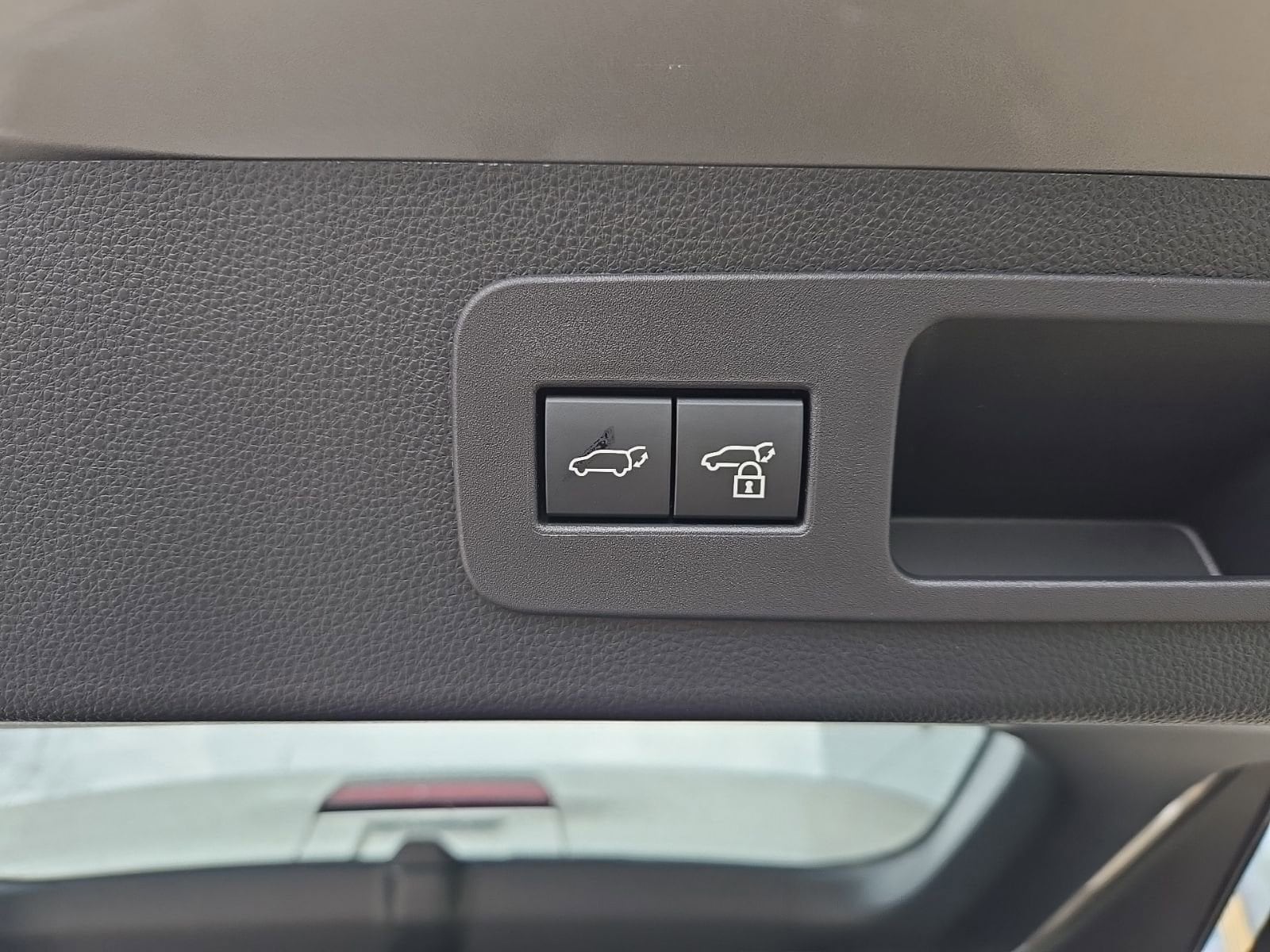 2026 Lexus LX 700h Luxury - Photo 18