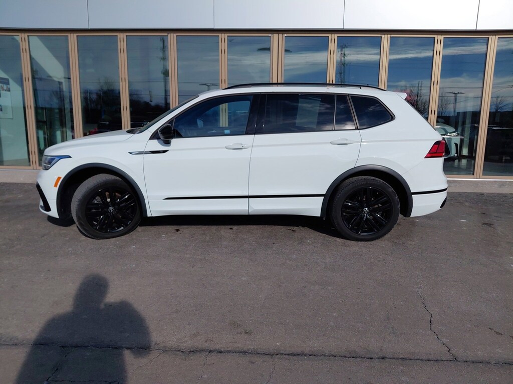 Used 2022 Volkswagen Tiguan 2.0T SE R-Line Black SUV