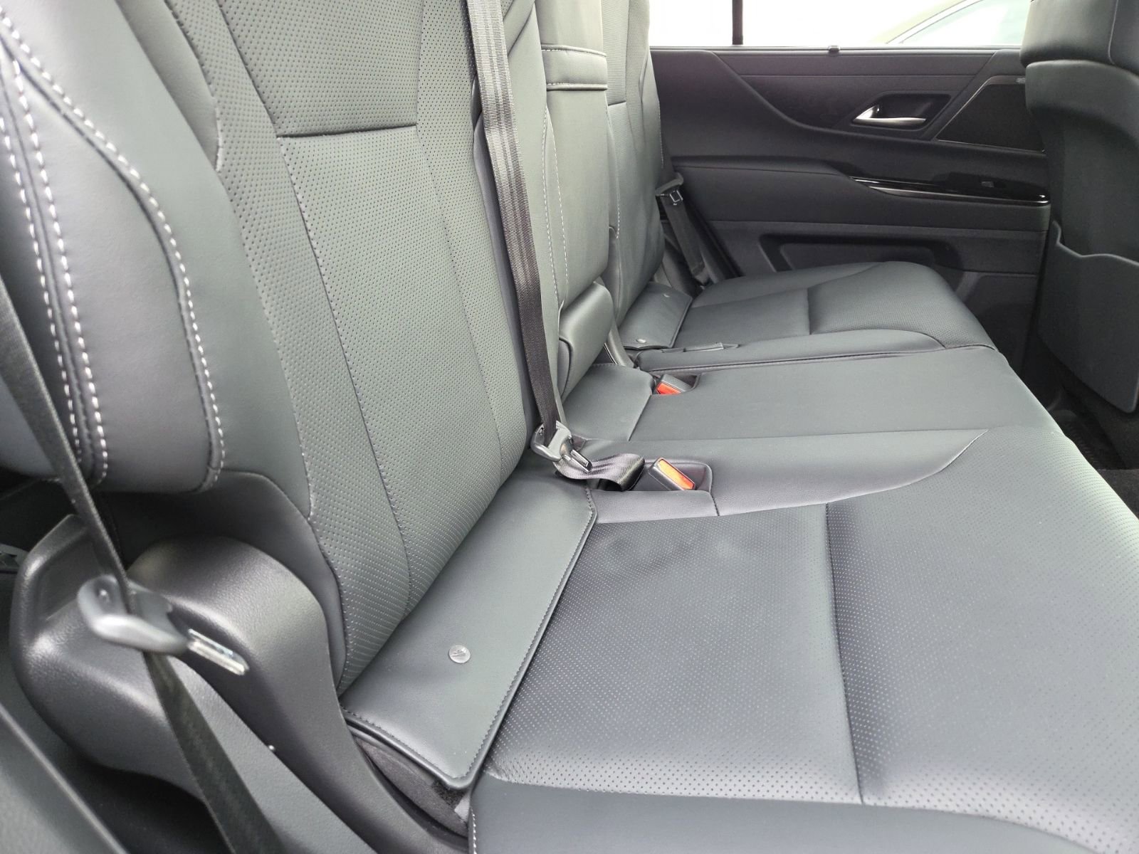 2025 Lexus LX 700h Luxury - Photo 30