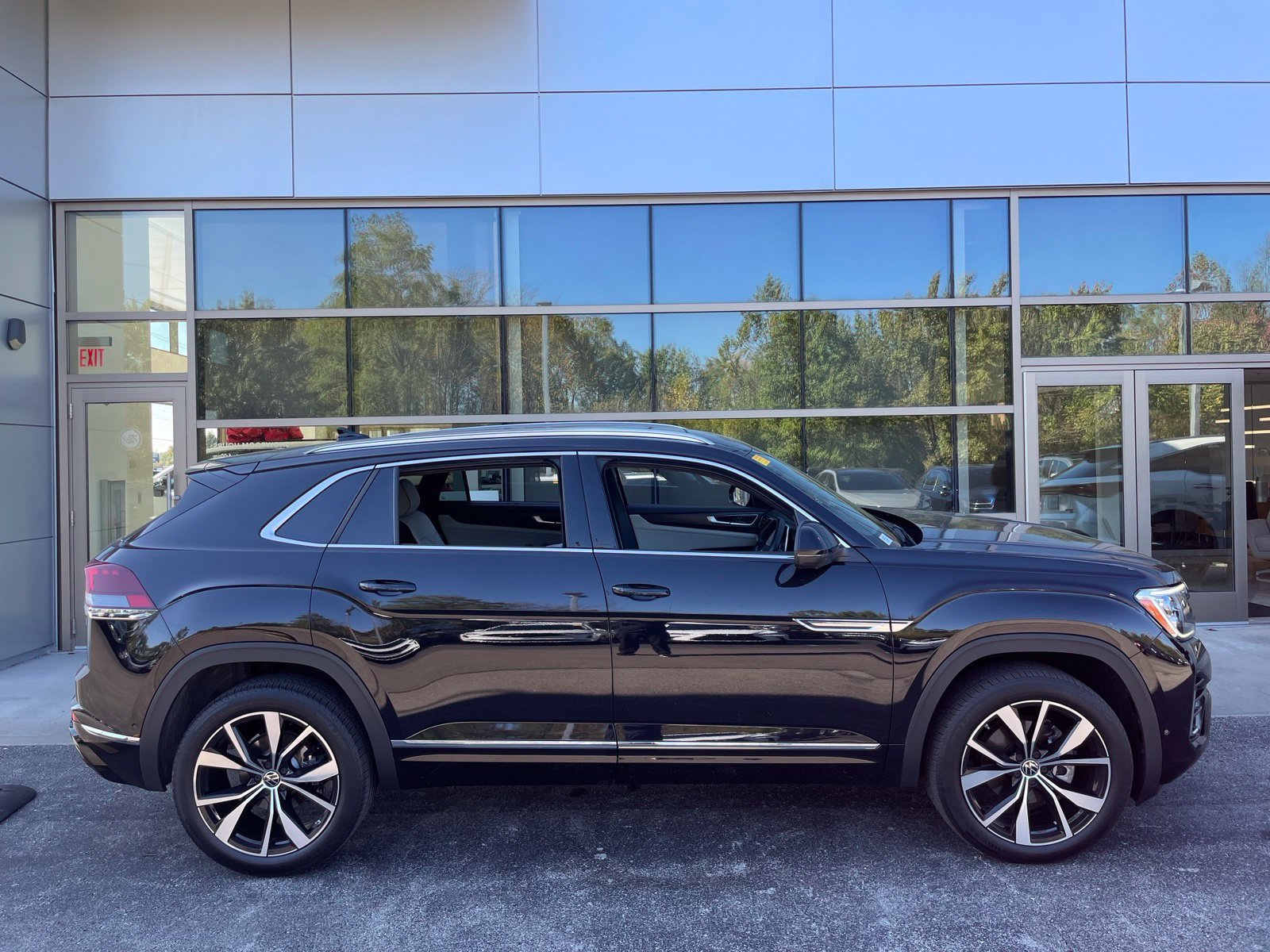 2025 Volkswagen Atlas Cross Sport SEL Premium R-LINE
