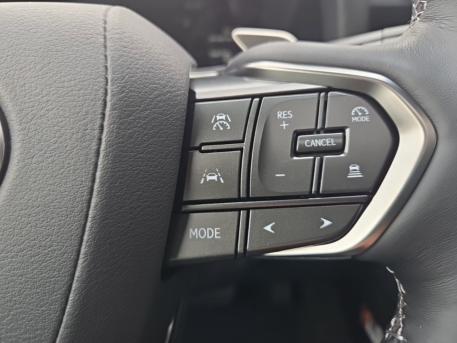 2026 Lexus LX 700h Luxury - Photo 37