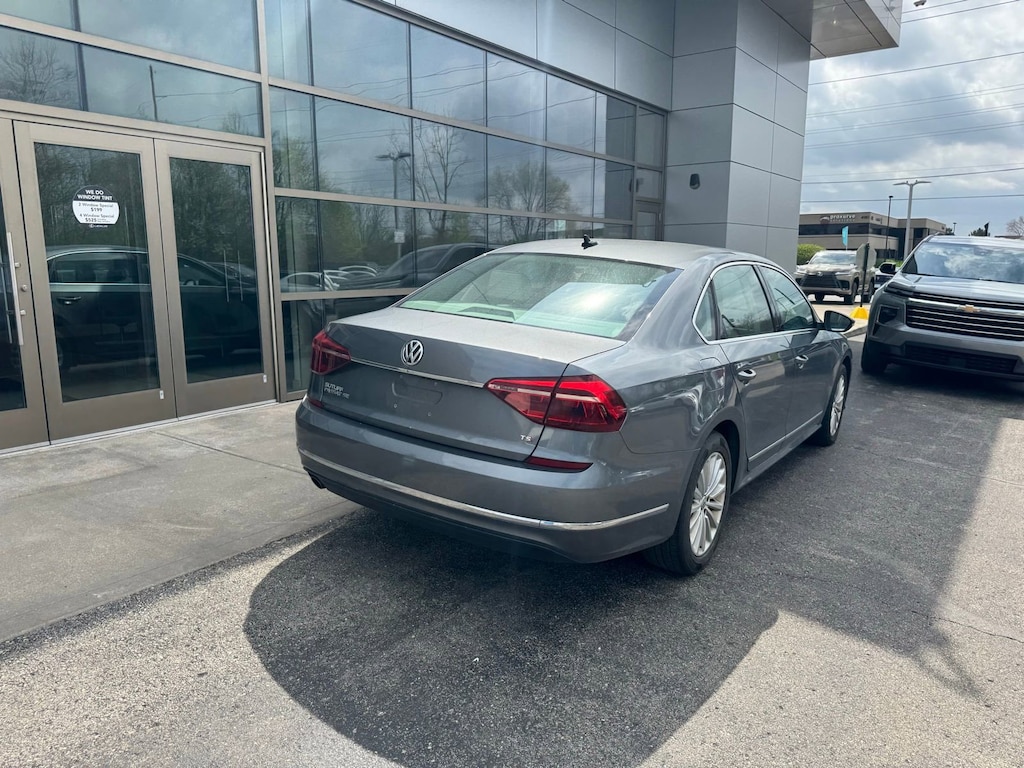 Used 2017 Volkswagen Passat 1.8T SE Sedan