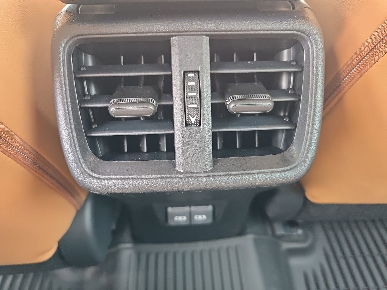 2026 Lexus UX Hybrid 300h Premium - Photo 31