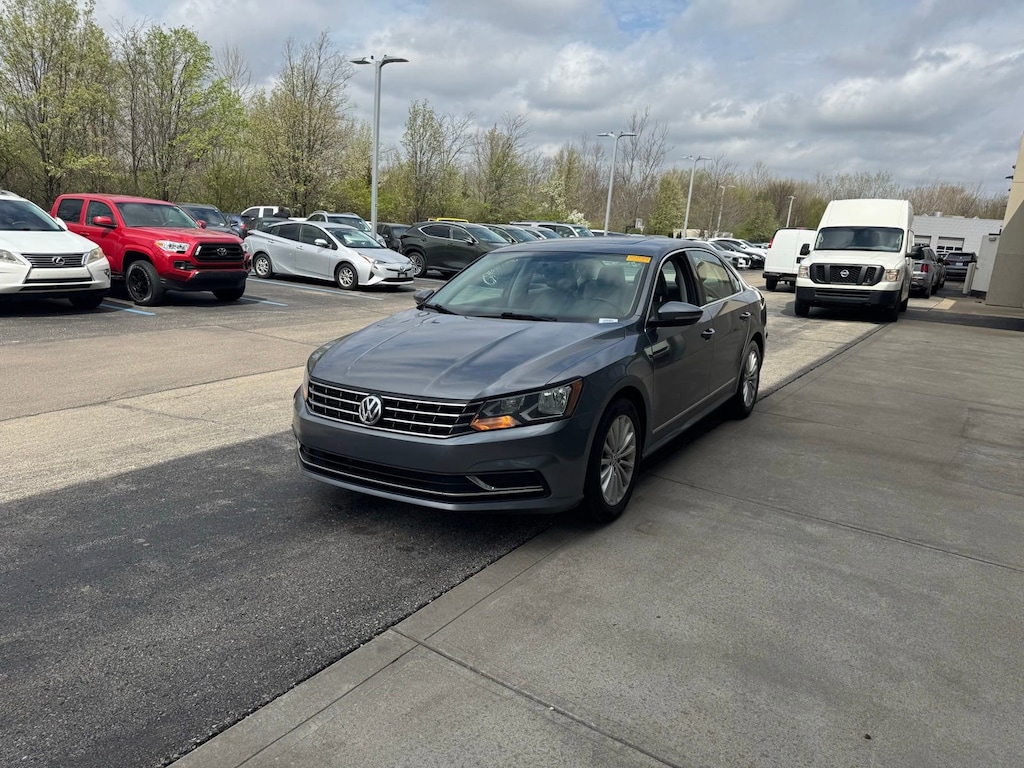 Used 2017 Volkswagen Passat 1.8T SE Sedan