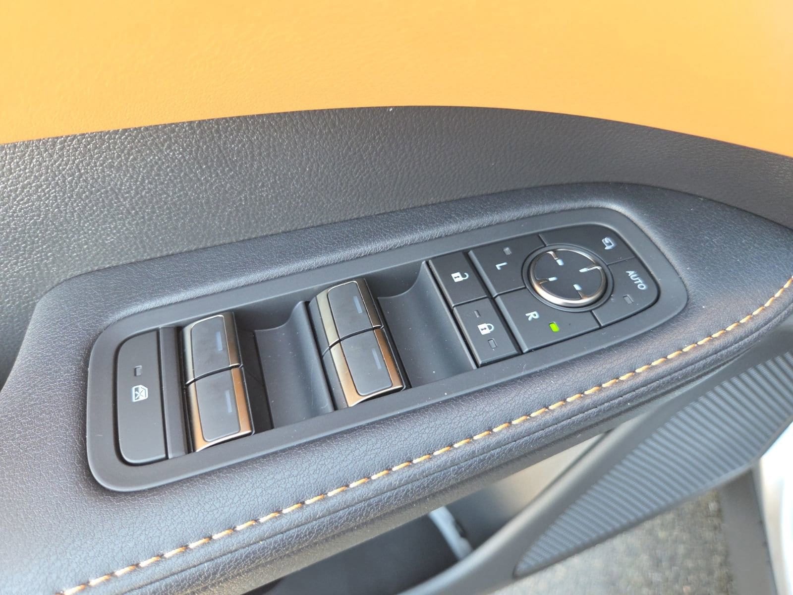 2026 Lexus RX 450h+ Premium - Photo 17