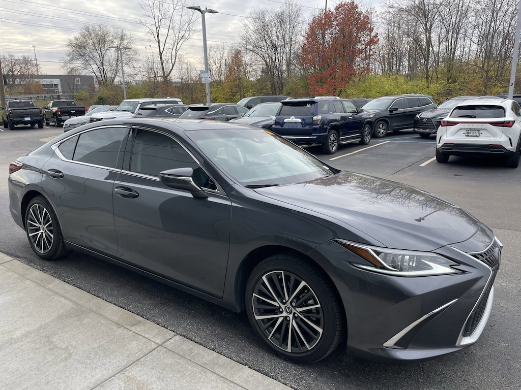 Used 2025 Lexus ES 350 Sedan