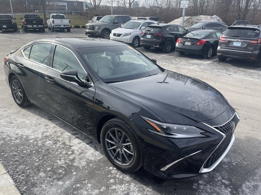 Used 2024 Lexus ES 300h Ultra Luxury Sedan