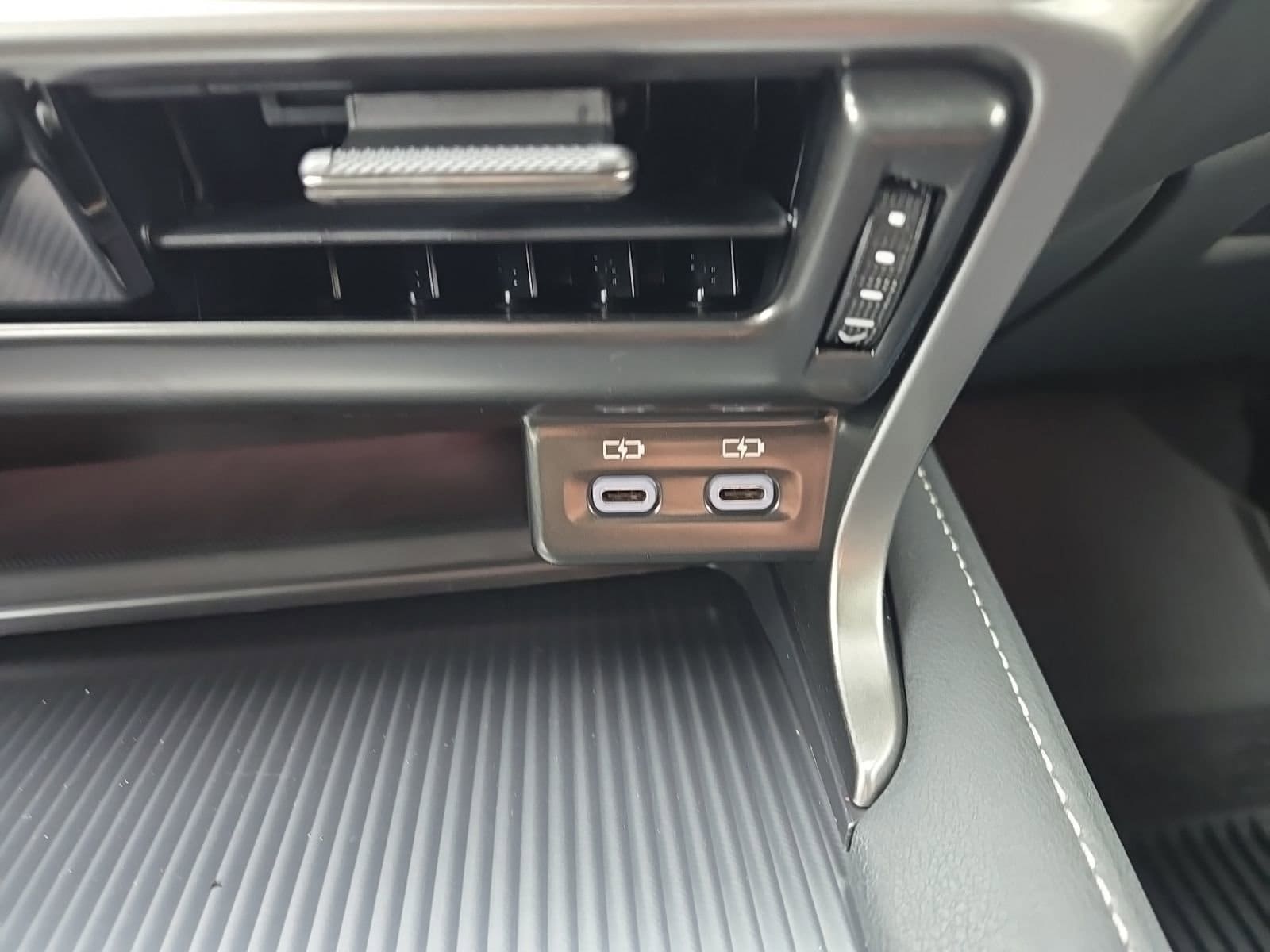 2026 Lexus RX 500h F-Sport - Photo 39