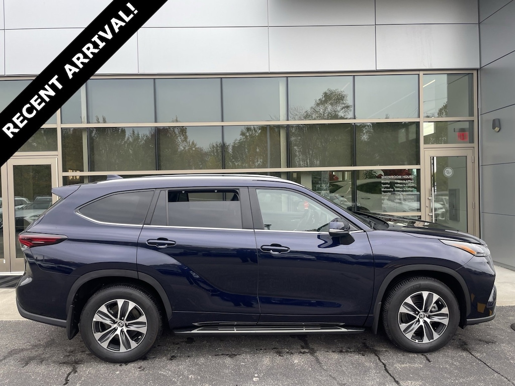 Used 2024 Toyota Highlander XLE SUV