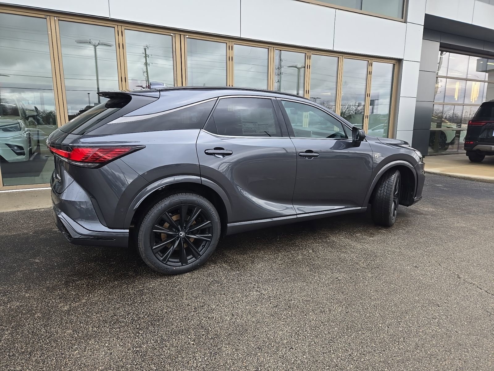 2026 Lexus RX 500h F-Sport - Photo 8