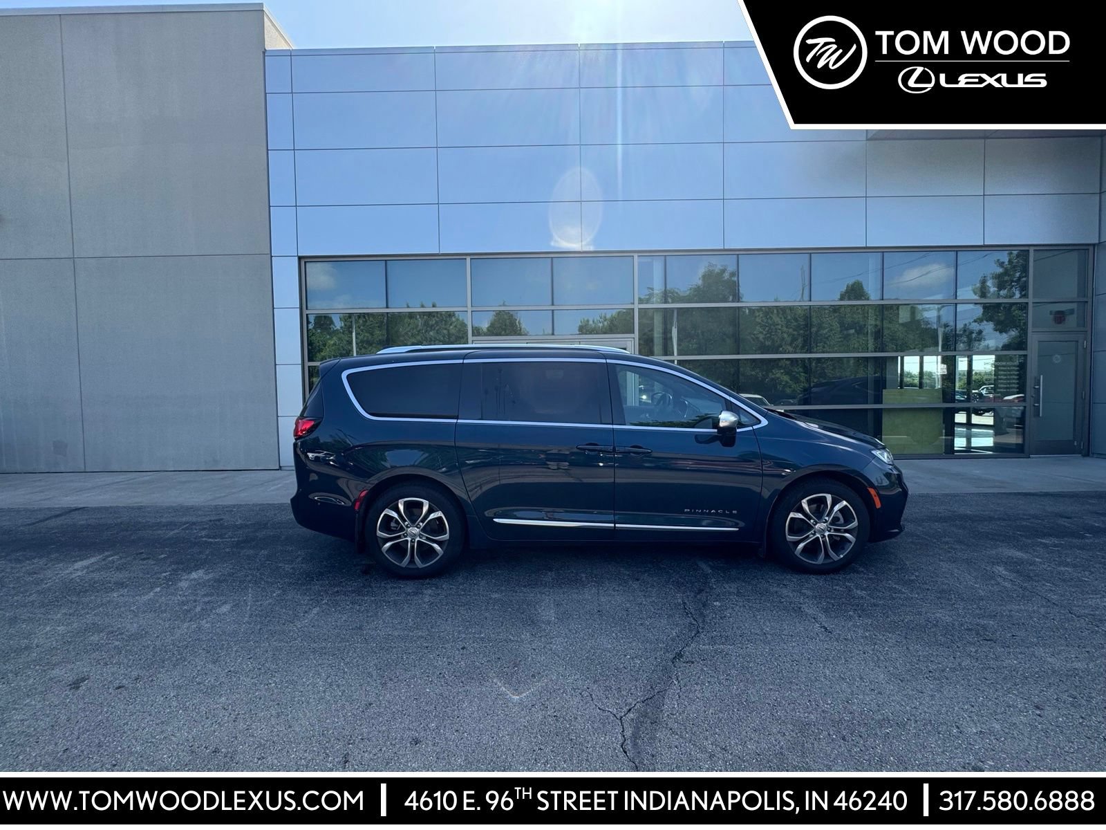 2025 Chrysler Pacifica Pinnacle AWD's photo