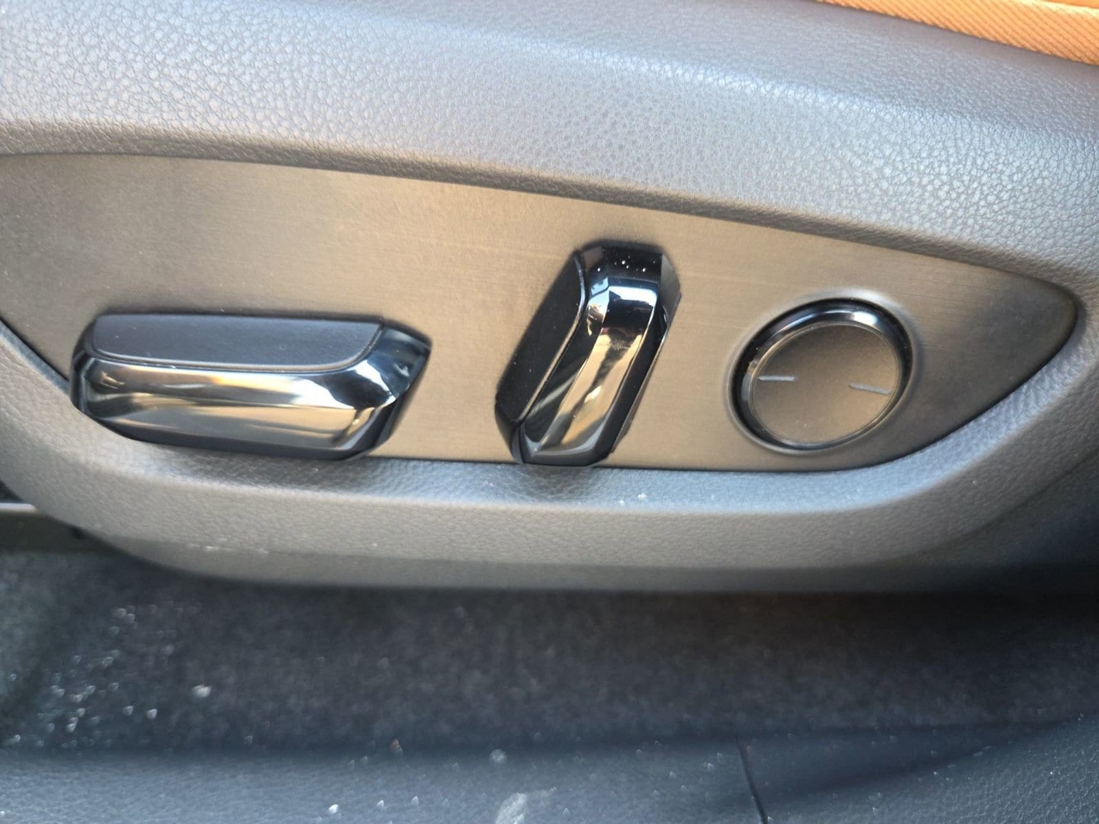 2026 Lexus RX 450h+ Premium - Photo 16