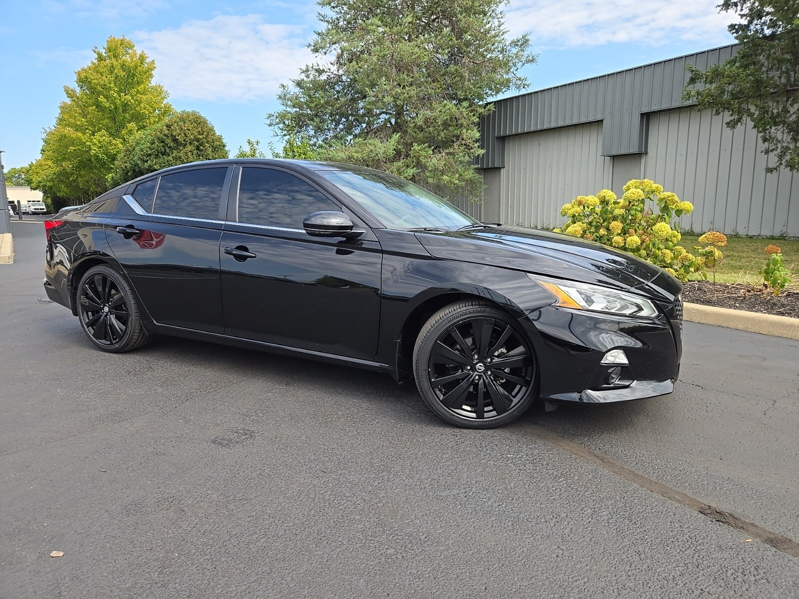 2022 Nissan Altima 2.5 SR photo 2