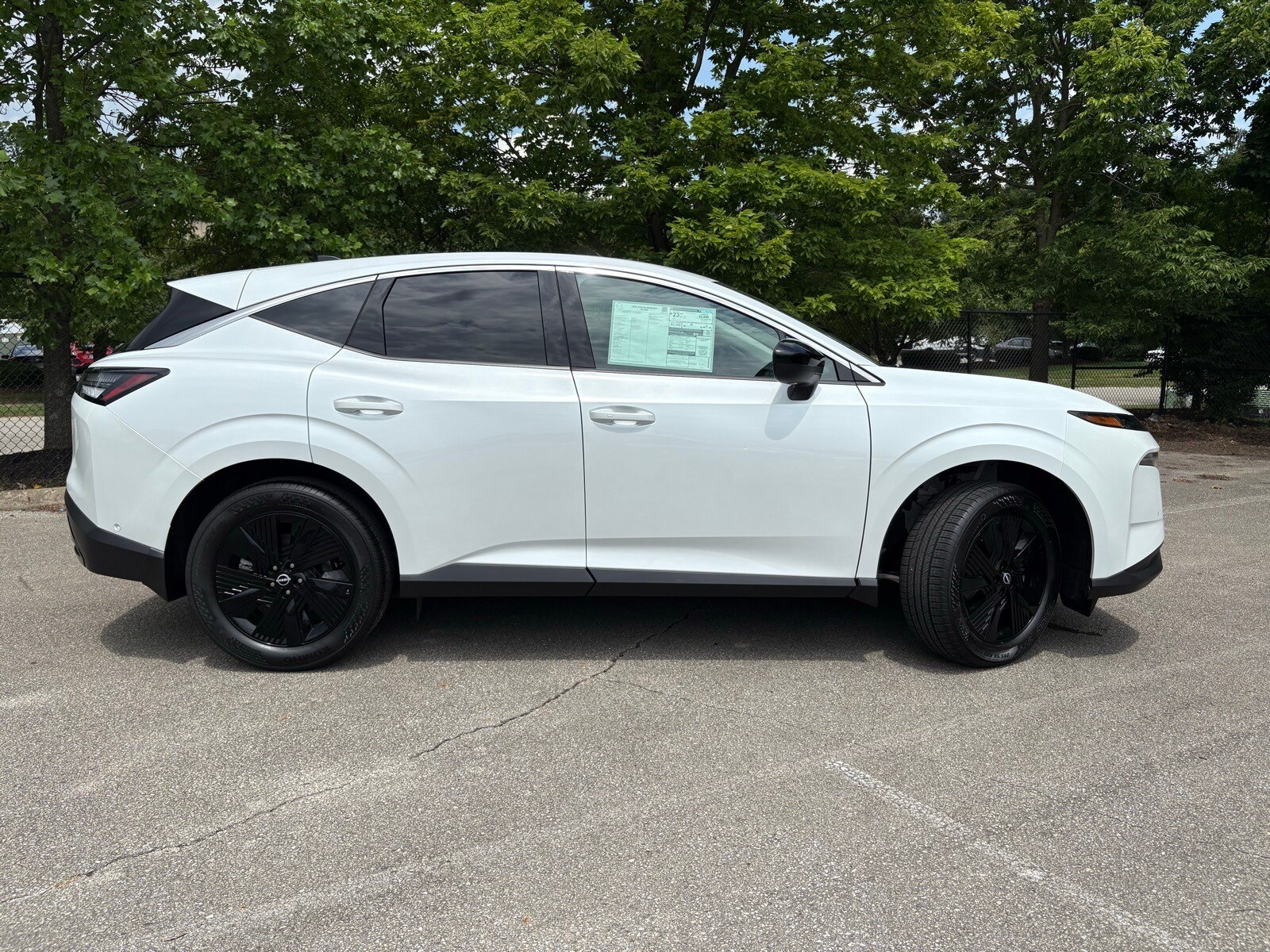 2025 Nissan Murano SV photo 2