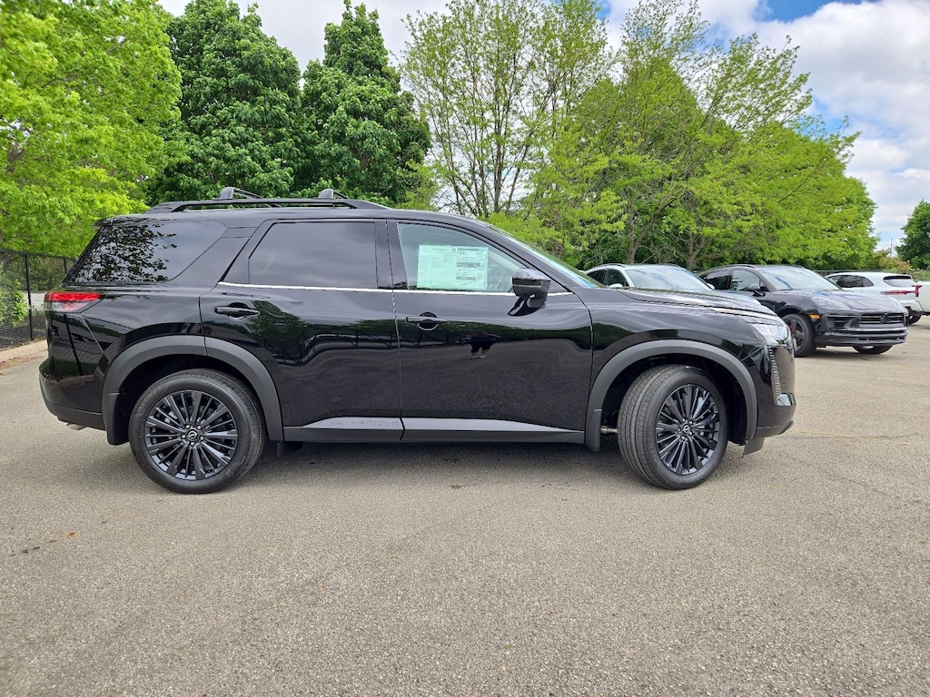 New 2026 Nissan Pathfinder SL SUV