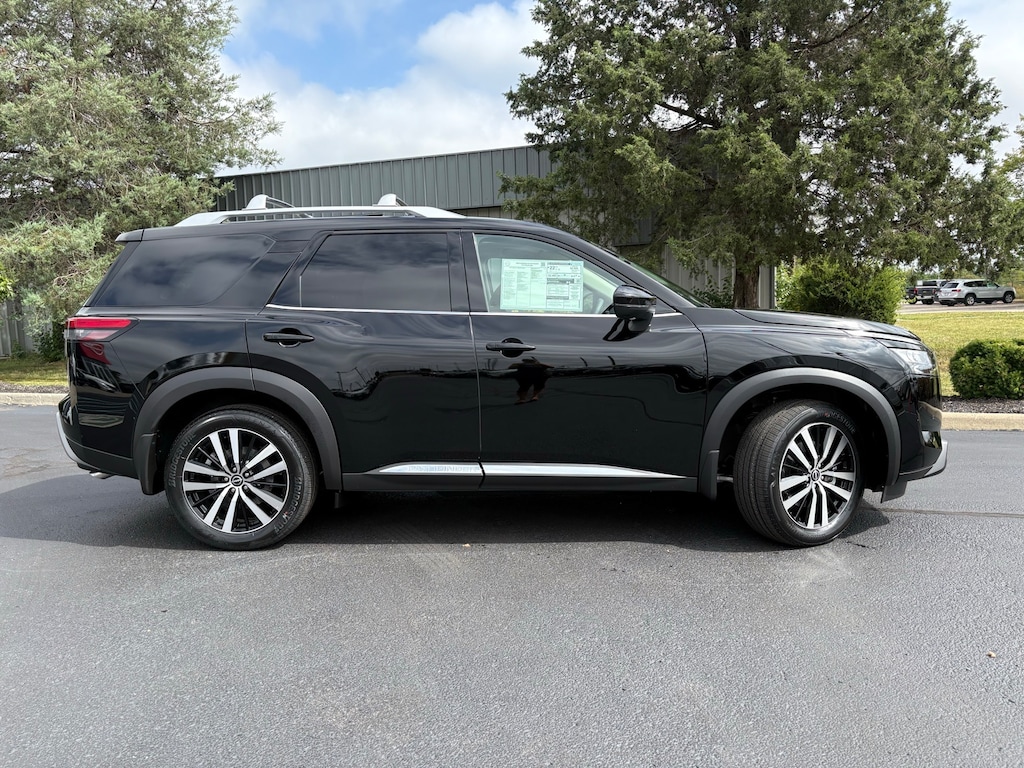 New 2025 Nissan Pathfinder Platinum SUV