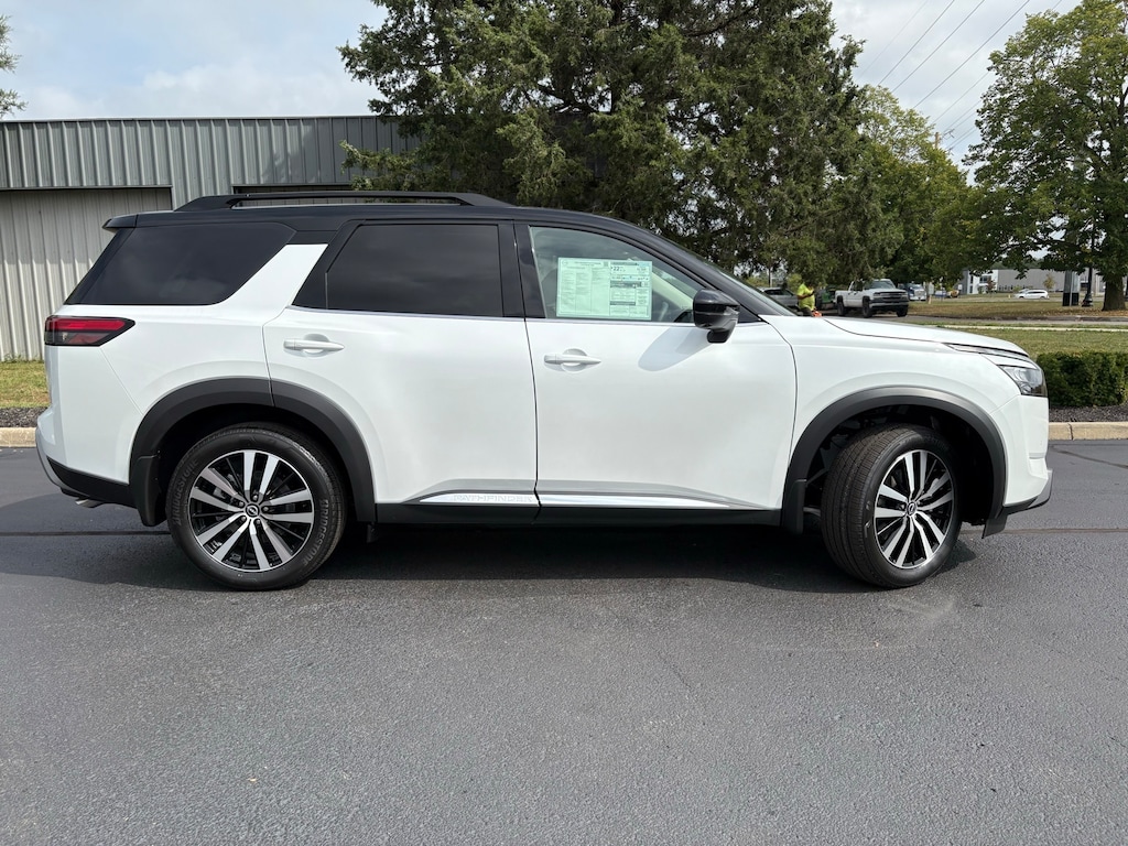 New 2025 Nissan Pathfinder Platinum SUV