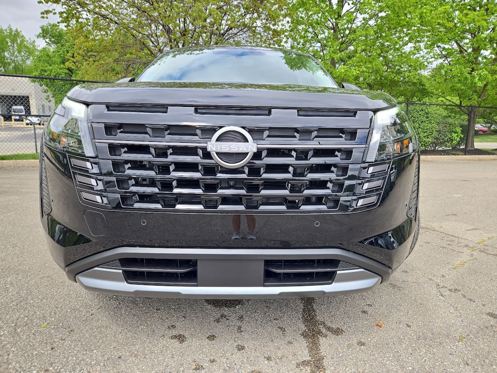 New 2026 Nissan Pathfinder SL SUV