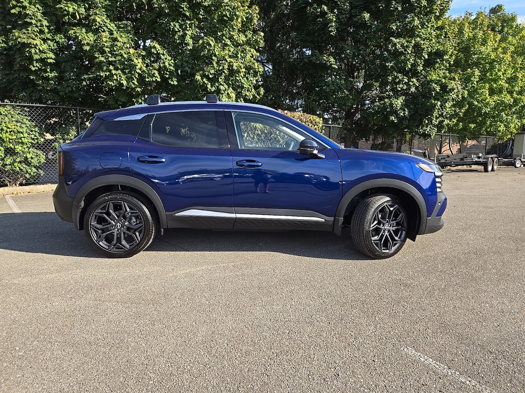 New 2026 Nissan Kicks SR SUV