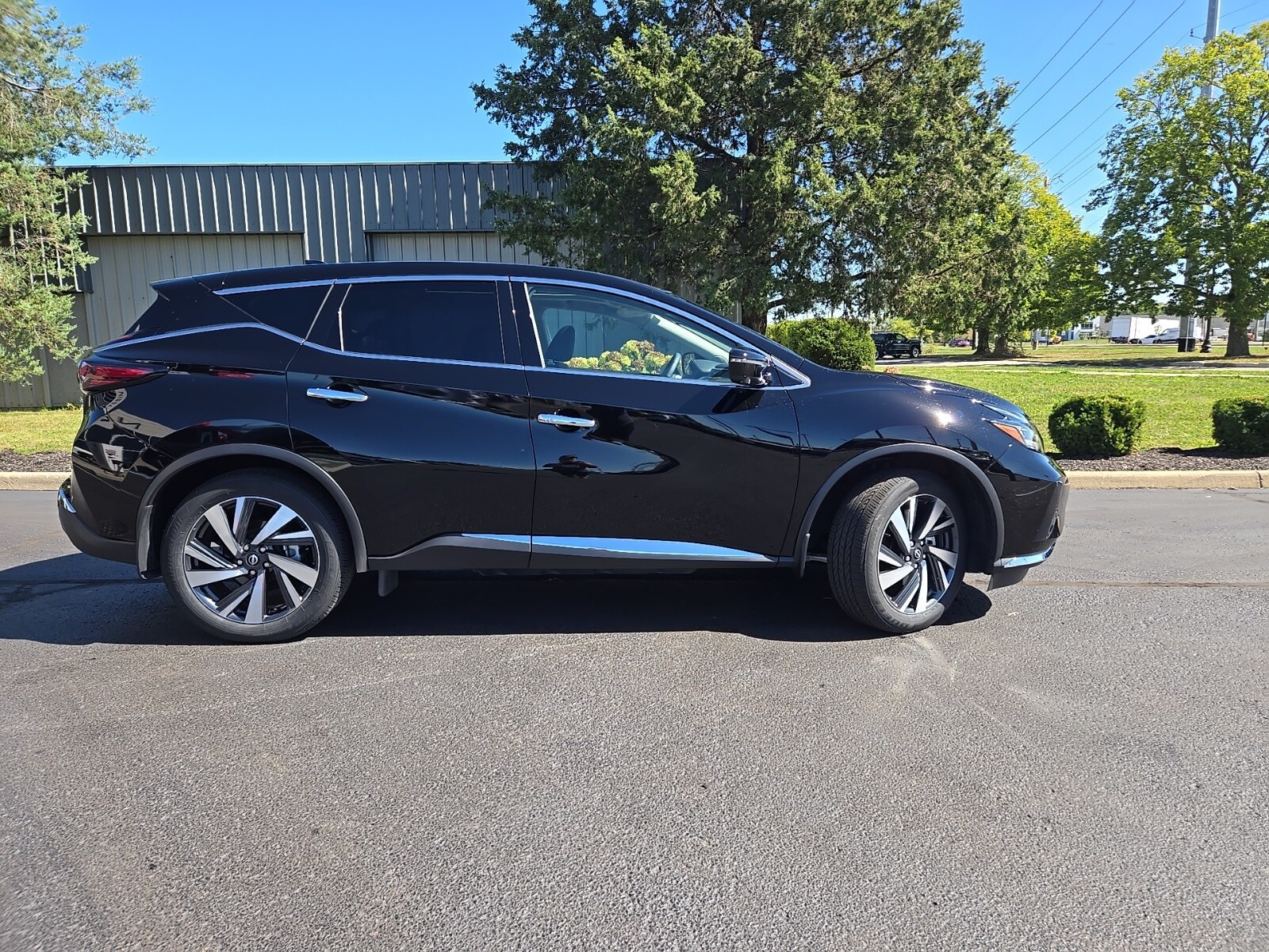 2024 Nissan Murano SL photo 2