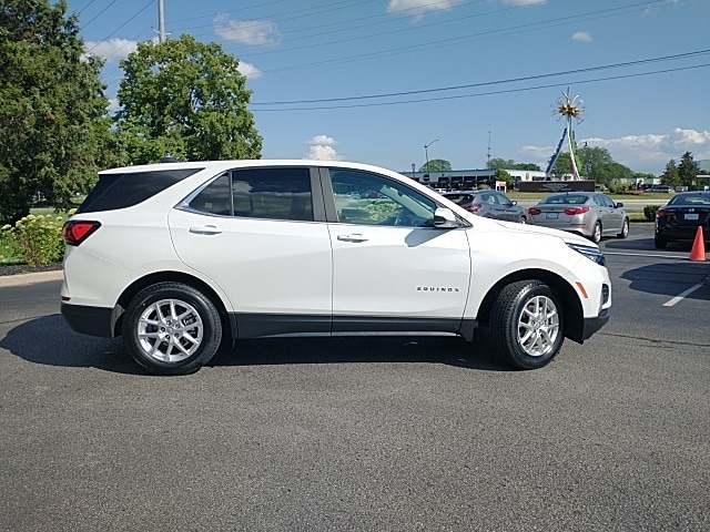 Used 2022 Chevrolet Equinox LT with VIN 3GNAXUEV2NL210015 for sale in Indianapolis, IN