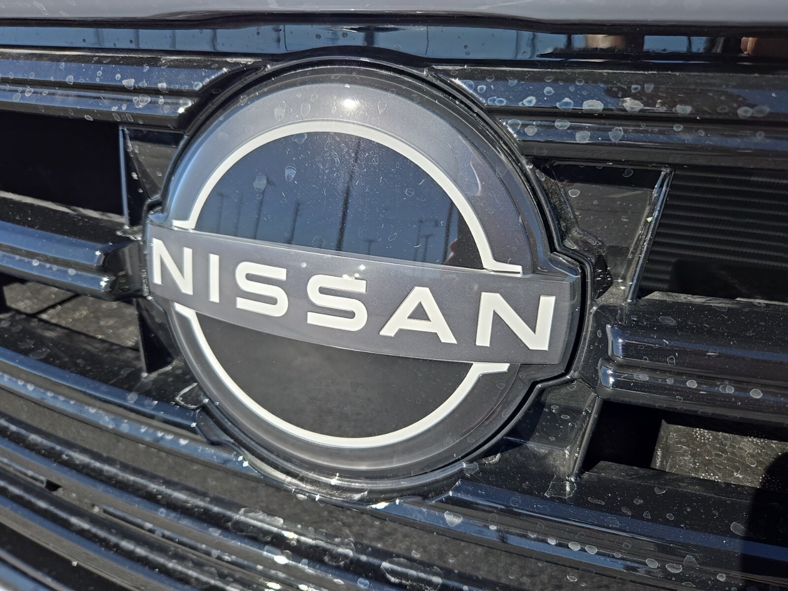 2025 Nissan Versa 1.6 SR photo 4