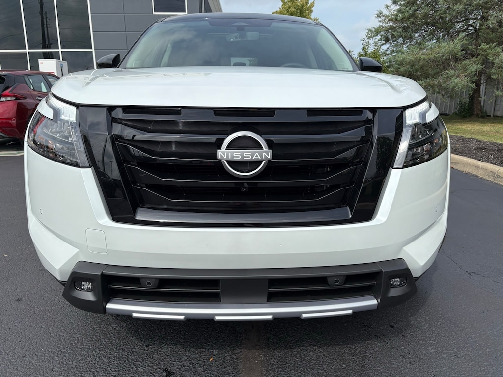 New 2025 Nissan Pathfinder Platinum SUV