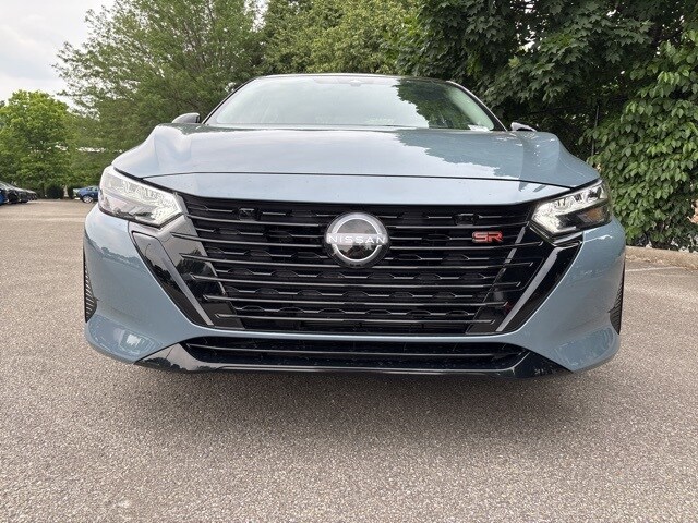 2025 Nissan Sentra SR photo 4