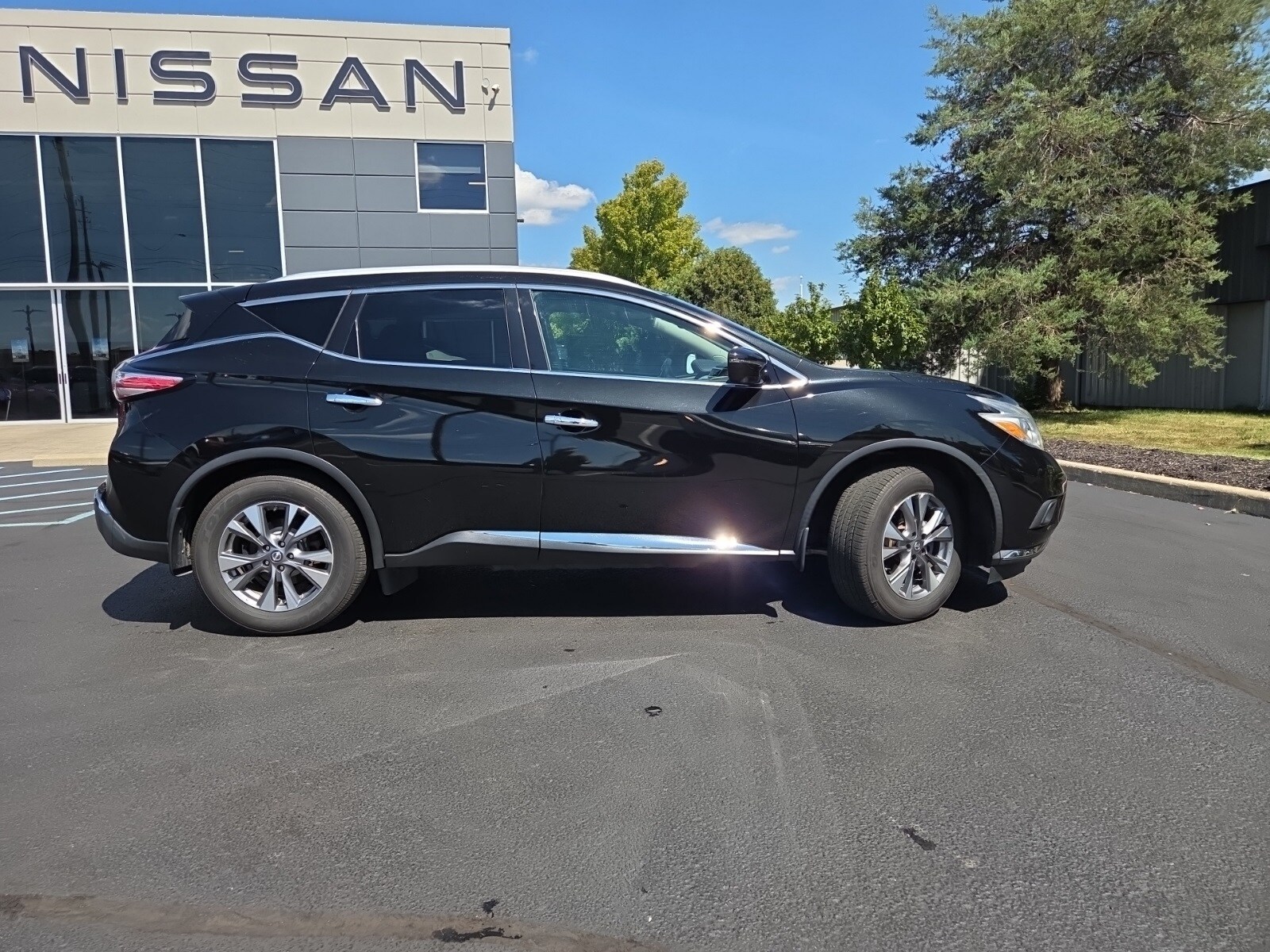 2017 Nissan Murano SL photo 2